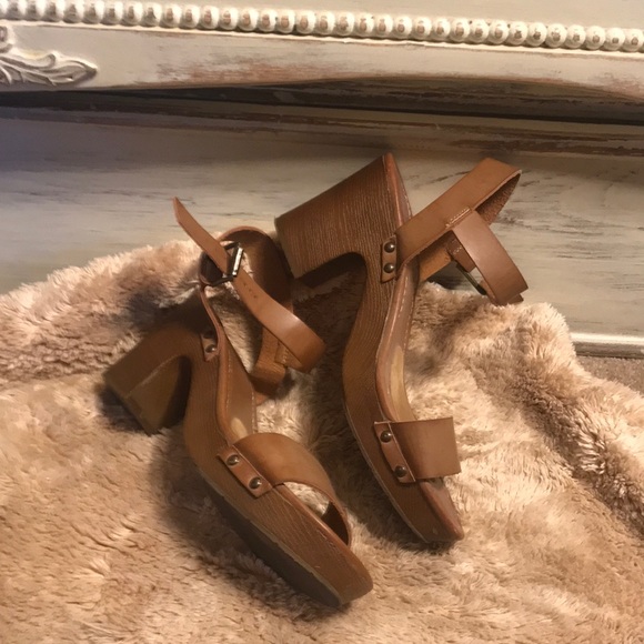 Heeled Sandals - Picture 2 of 6